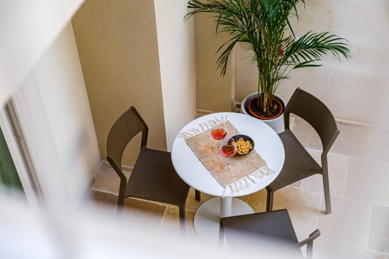 Helloapulia Charming Palazzo Clemente - Self-Catering Suites With Aircondition Monopoli Εξωτερικό φωτογραφία