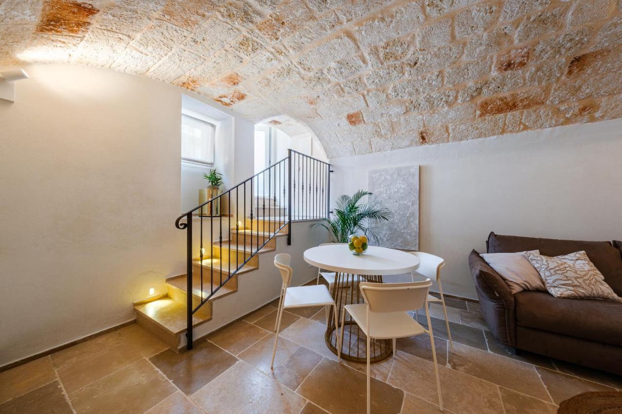 Helloapulia Charming Palazzo Clemente - Self-Catering Suites With Aircondition Monopoli Εξωτερικό φωτογραφία