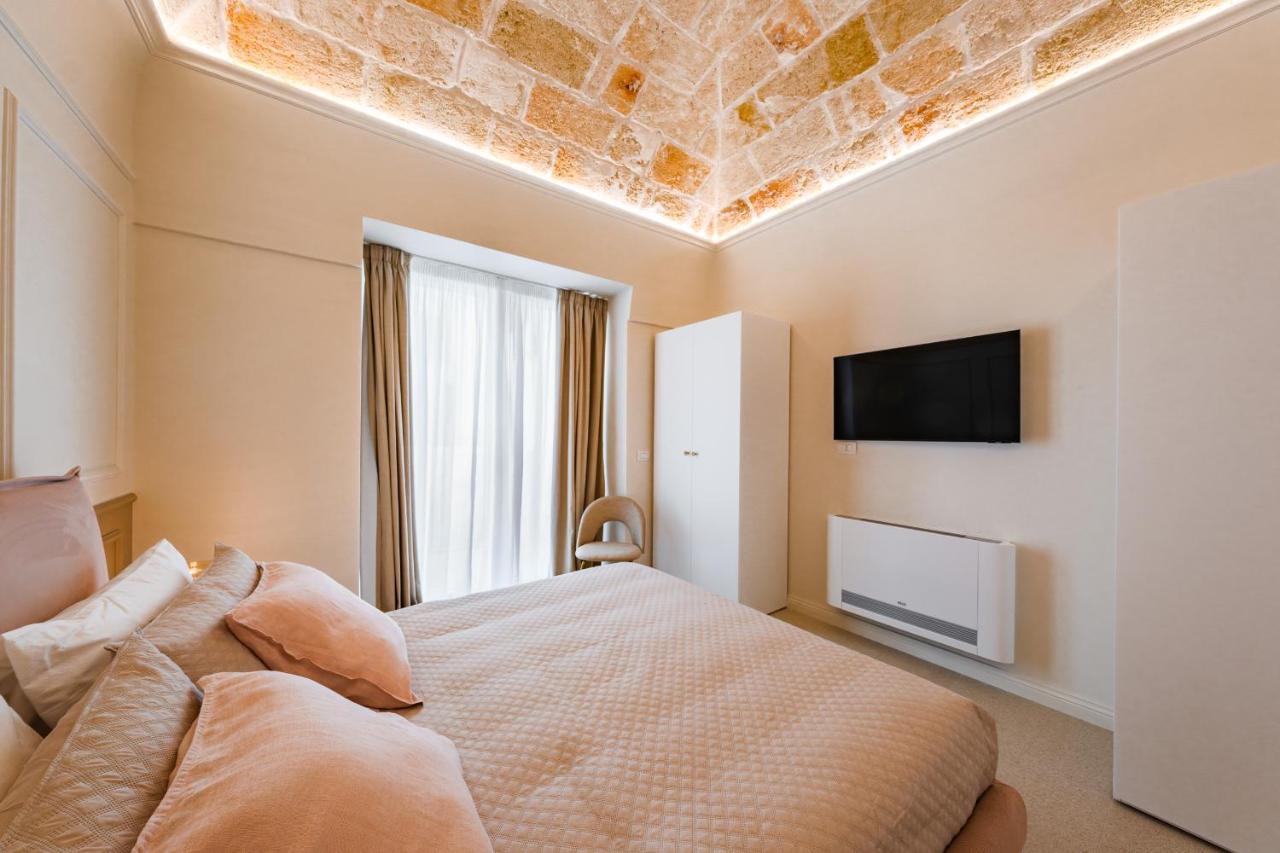 Helloapulia Charming Palazzo Clemente - Self-Catering Suites With Aircondition Monopoli Εξωτερικό φωτογραφία
