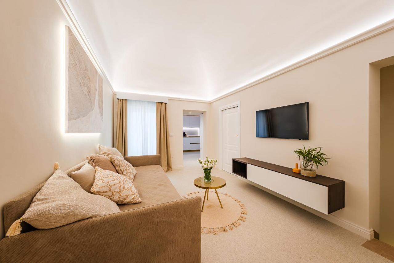 Helloapulia Charming Palazzo Clemente - Self-Catering Suites With Aircondition Monopoli Εξωτερικό φωτογραφία